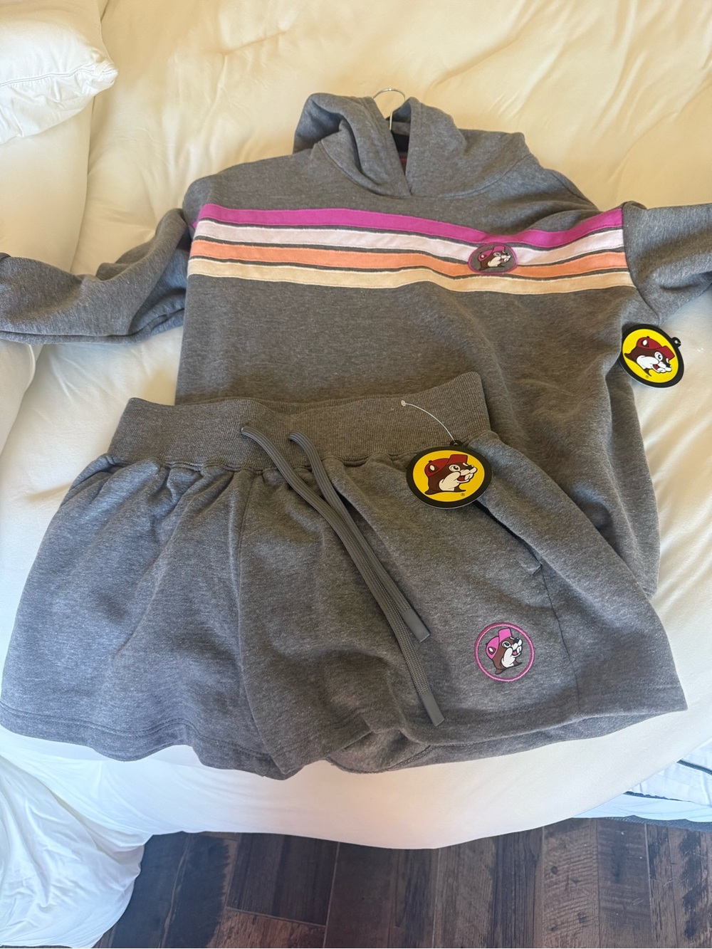 Bucee’s women’s matching set gray hoodie and shorts